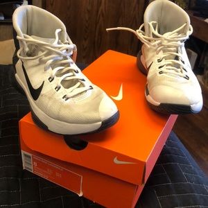 Nike Woman’s Basketball Shoes